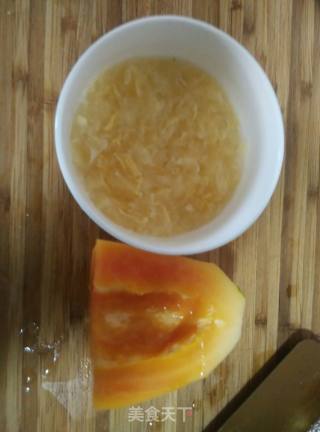 Papaya and Tremella Soup recipe