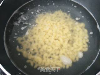 Spaghetti with Tomato Meat Sauce and Basil Flavor recipe
