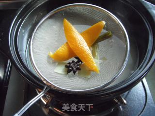 Eat More, More Beautiful-orange-flavored Two-color Pigskin Jelly recipe