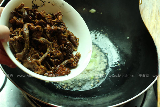 Pepper Fragrant Tea Tree Mushroom recipe