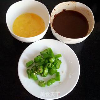 #春食野菜香# Dandelion, Small Root Garlic, Willow Sprouts ~ Edible Wild Vegetables Dipping Sauce recipe