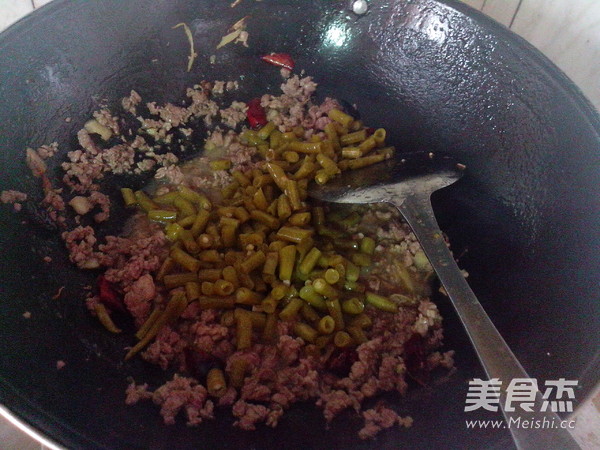 Stir-fried Capers with Minced Meat recipe