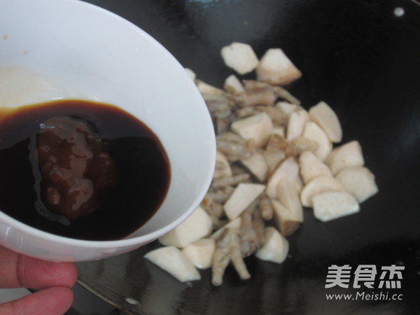 Braised Chicken Feet with Pleurotus Eryngii recipe