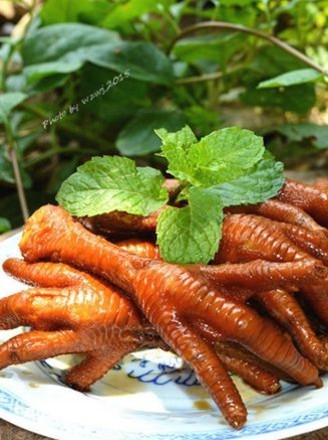 Soy Sauce Chicken Feet recipe