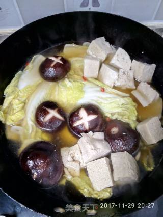 Stomach-warming Green Vegetable Pot (baby Vegetable and Mushroom Tofu Pot) recipe