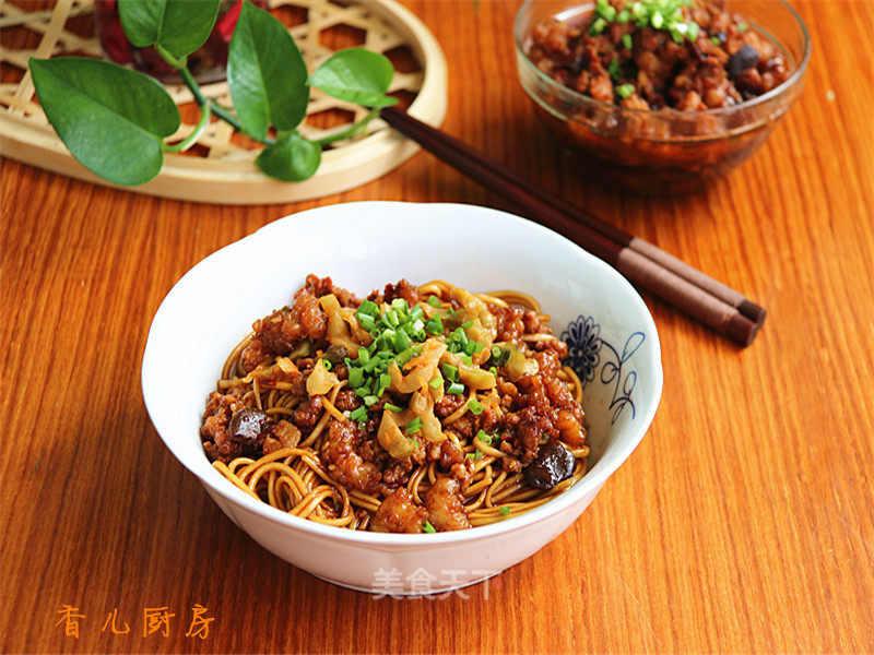 Noodles with Minced Meat and Shrimp Paste