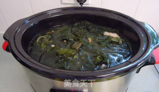 Seaweed, Winter Melon and Barley Soup recipe