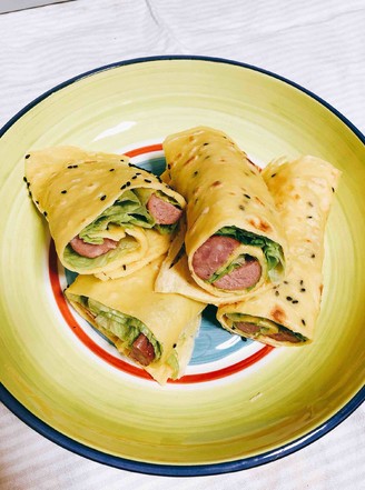 Beef Sausage with Quiche Rolls and Lettuce recipe