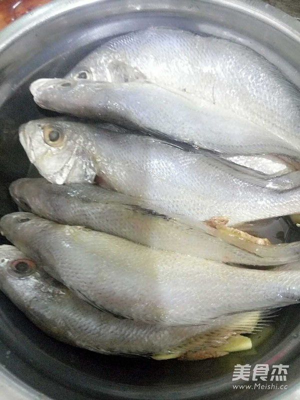 Home Boiled Small Sea Fish recipe