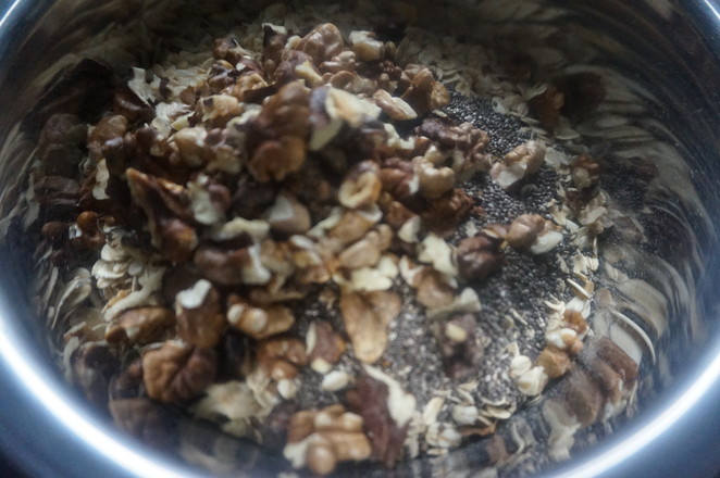 Chia Seed Maple Kernel Grano Oatmeal recipe