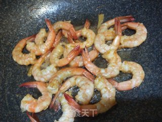 Stir-fried Double Shrimp with Leek Moss recipe