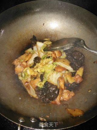 Stir-fried Pork Belly with Cabbage Fungus recipe