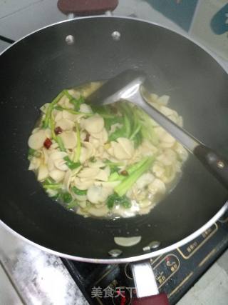 Stir-fried Cabbage with Oyster Mushrooms and Milk recipe