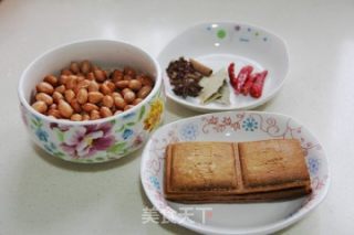 Stir-fried Peanuts with Dried Tofu recipe