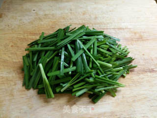 Stir-fried Bean Curd with Leek recipe