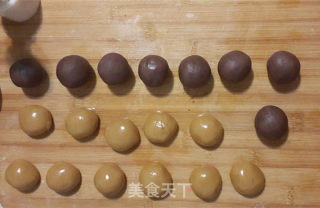 Cantonese Bean Paste Egg Yolk Mooncake recipe