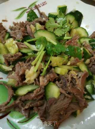 [trial Report of Chobe Series Products] Salad Sauce Cold Dressing Teared Pork Hearts recipe