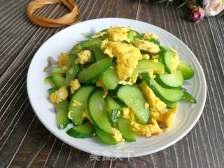 Scrambled Eggs with Fruit and Cucumber recipe