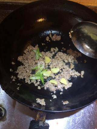 Roasted Edamame with Minced Meat and Tomato recipe