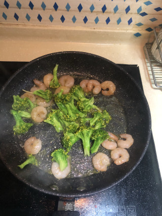 Shrimp and Fried Broccoli recipe