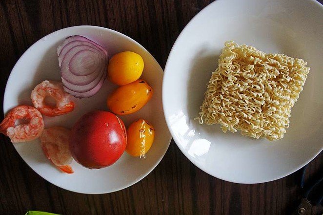 Tomato Prawn Corn Corrugated Noodles recipe