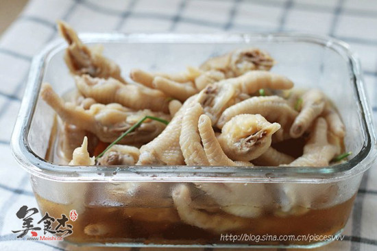 Braised Chicken Feet with Spiced Grains recipe