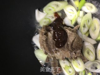 Stir-fried White Sliced Beef with Green Onions recipe