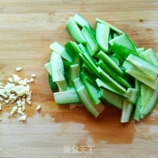 Stir-fried Cucumber Slices recipe