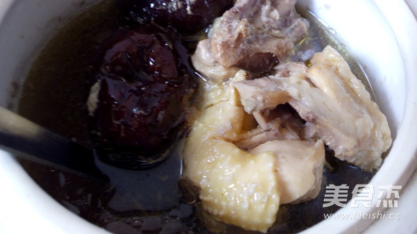 Longan, Lotus Seed, Wolfberry Chicken Soup recipe