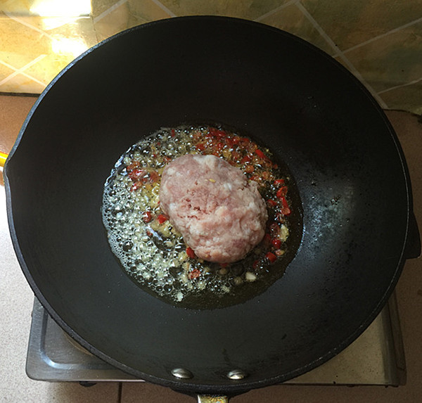 Stir-fried Sauerkraut with Minced Meat recipe