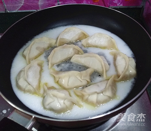 Fried Dumplings with Ice Flower recipe