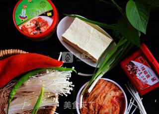 Hot Pot in Korean Wave [spicy Cabbage Tofu Soup] recipe