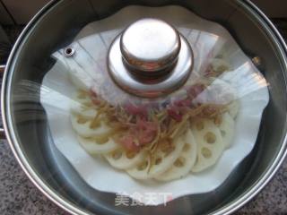 Steamed Lotus Root Slices with Whitebait Pork recipe