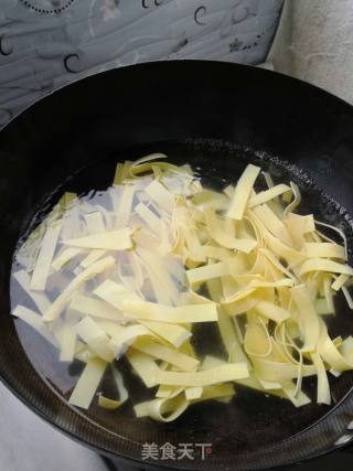 Cold Tofu Skin (dry Tofu) Potato Shreds recipe