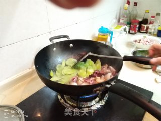 Warm Food-stir-fried Bacon with Chilli Lettuce recipe