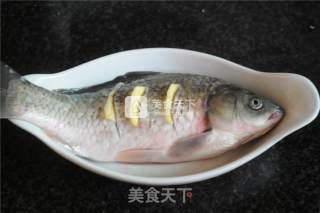 Steamed Crucian Carp with Chopped Chili recipe
