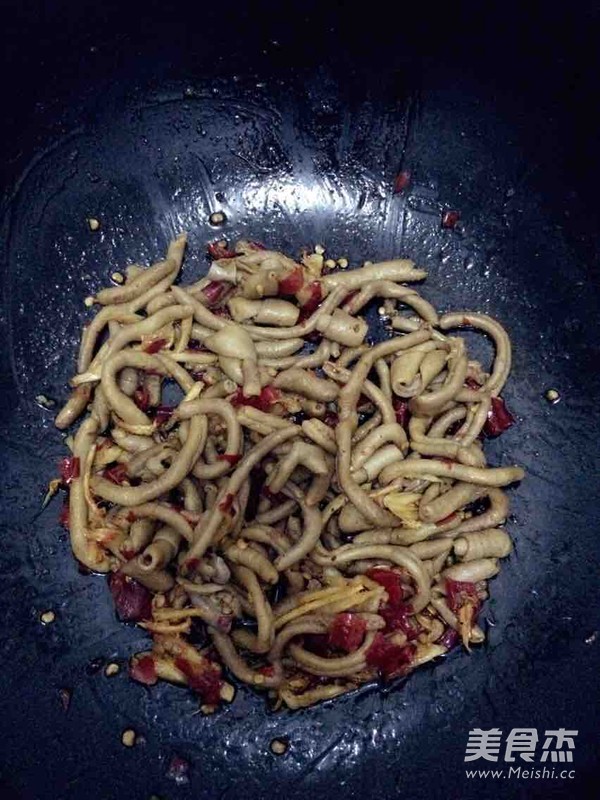 Stir-fried Duck Intestines with Chili recipe