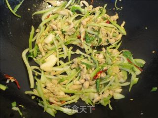 Stir-fried Bean Dan with Vegetable Stem recipe