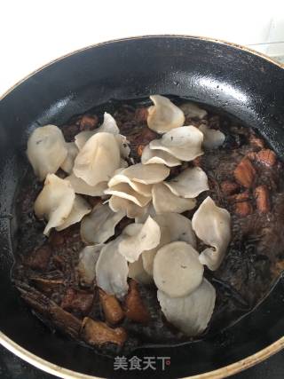 Braised Pork Stew with Dried Potato Chips recipe