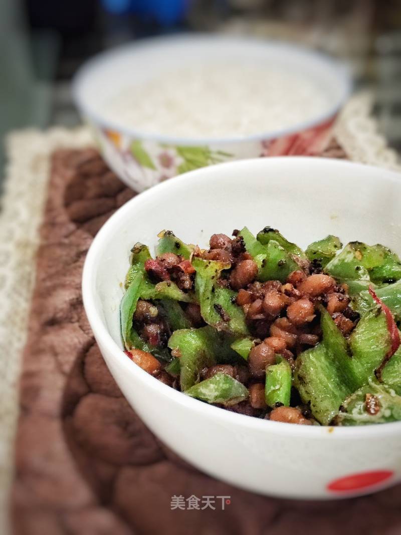 Food to Accompany The Post-holiday Porridge: Small Stir-fried Laba Beans recipe