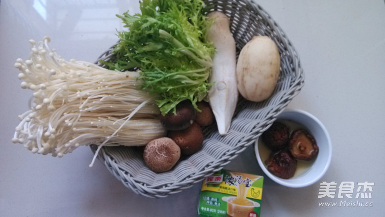 Lamb Pot with Vegetables, Mushrooms and Mushrooms recipe