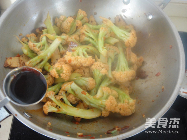 Stir-fried Organic Cauliflower with Sauce recipe