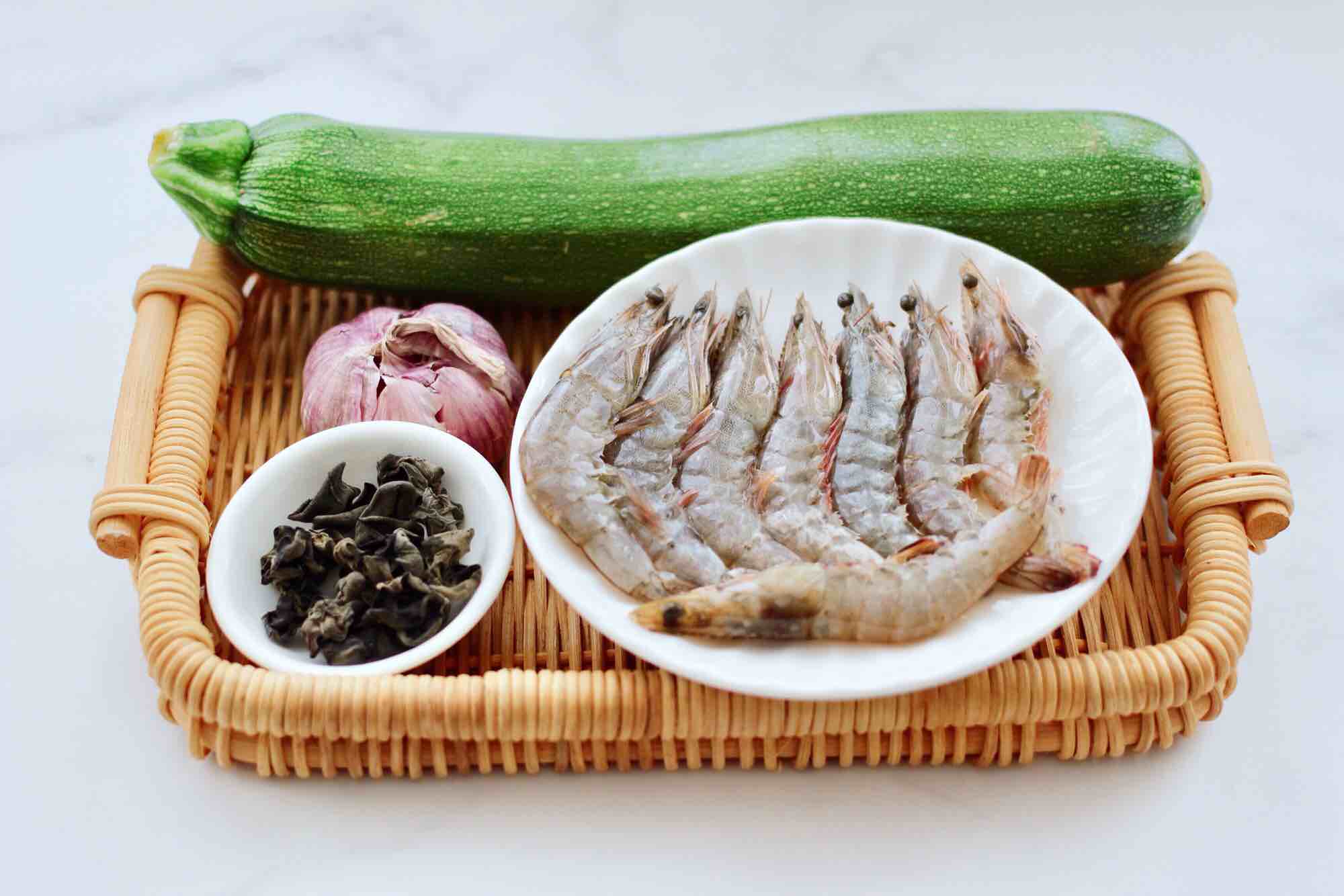 Stir-fried Shrimp with Horn Melon Fungus recipe