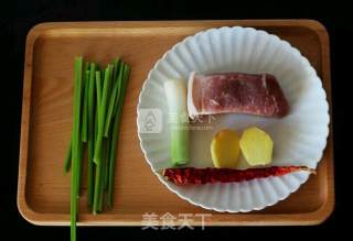 Stir-fried Pork with Wild Yellow Mushroom (inner Mongolian Wild Yellow Mushroom with Tender Celery) recipe