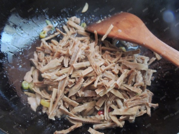 Stir-fried Shredded Pork with Bamboo Shoots recipe