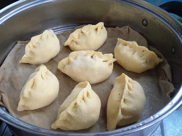 Steamed Dumplings with Leek and Egg Stuffed Mixed Noodles recipe