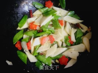 Stir-fried Wild Rice with Snow Peas recipe