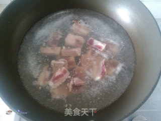 Braised Pork Ribs with White Radish recipe