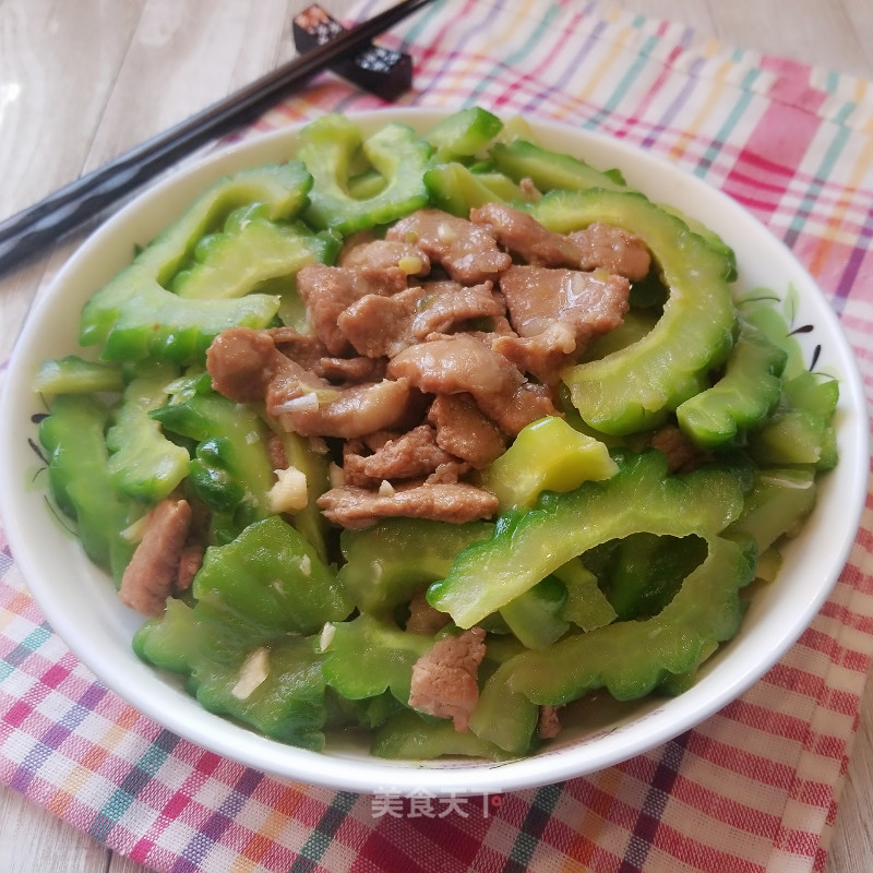 Stir-fried Bitter Gourd with Sliced Pork recipe