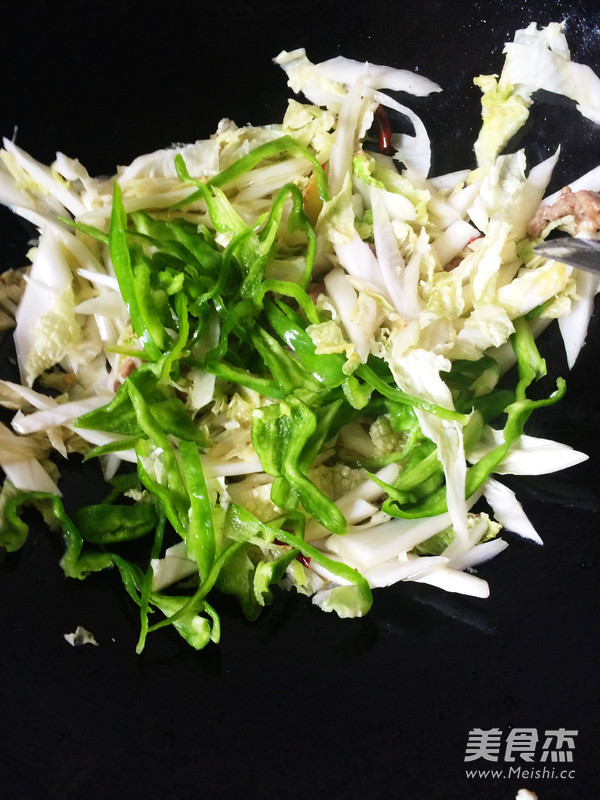 Stir-fried Shredded Pork with Cabbage recipe